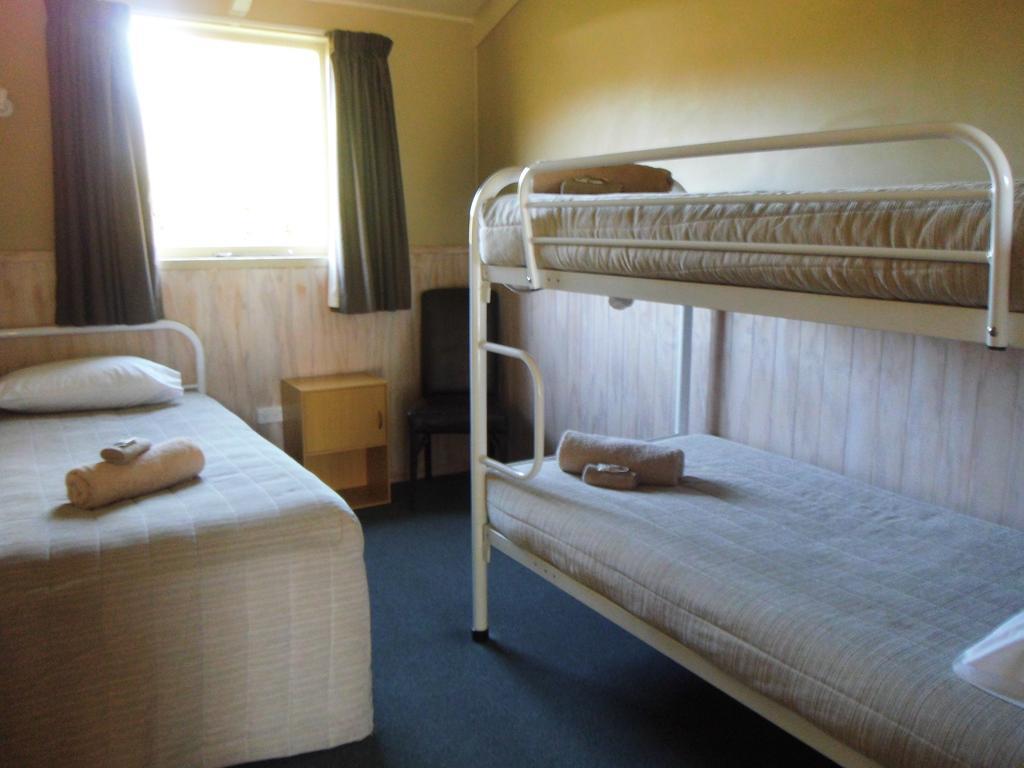 Oamaru Top 10 Holiday Park Exterior photo