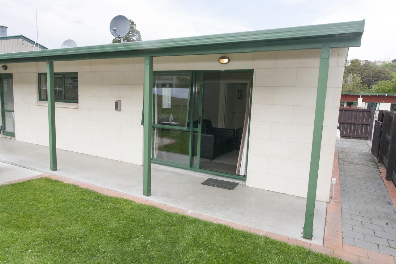 Oamaru Top 10 Holiday Park Exterior photo