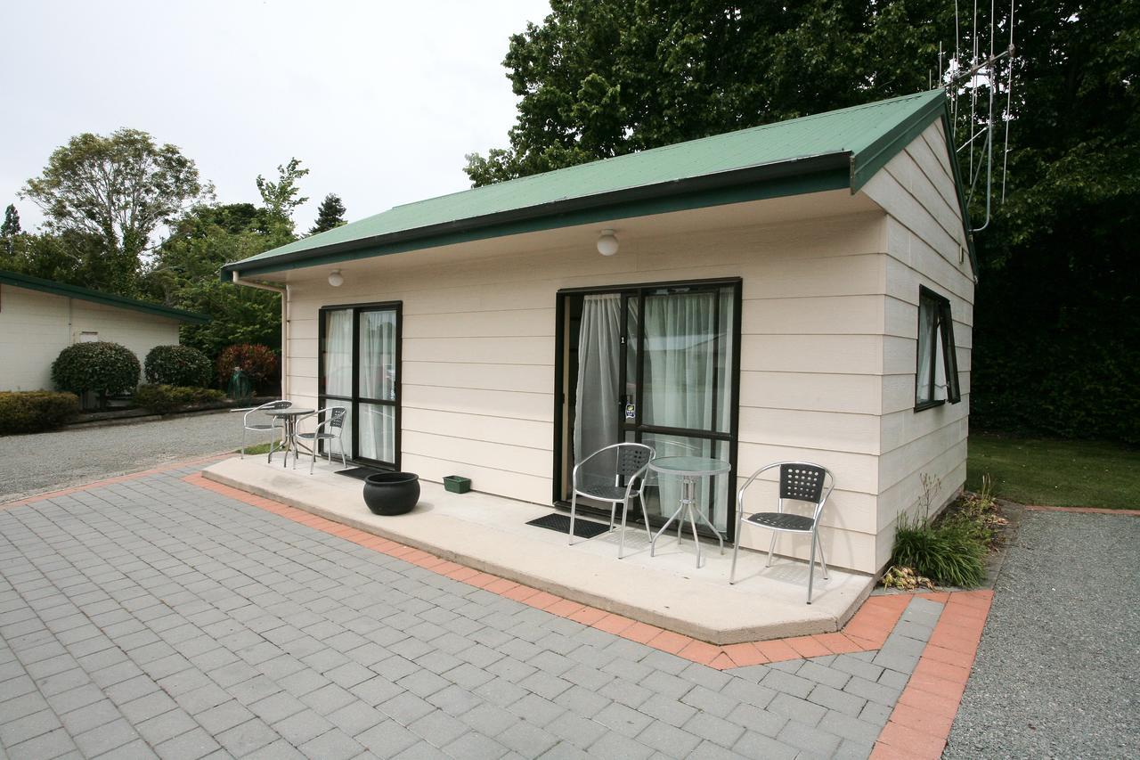 Oamaru Top 10 Holiday Park Exterior photo
